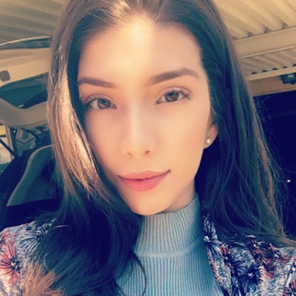 Meet your Posher, Lucero - Picture 1 of 1